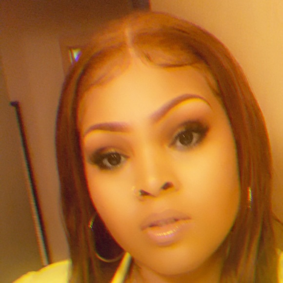 Meet your Posher, Miesha - Picture 3 of 3